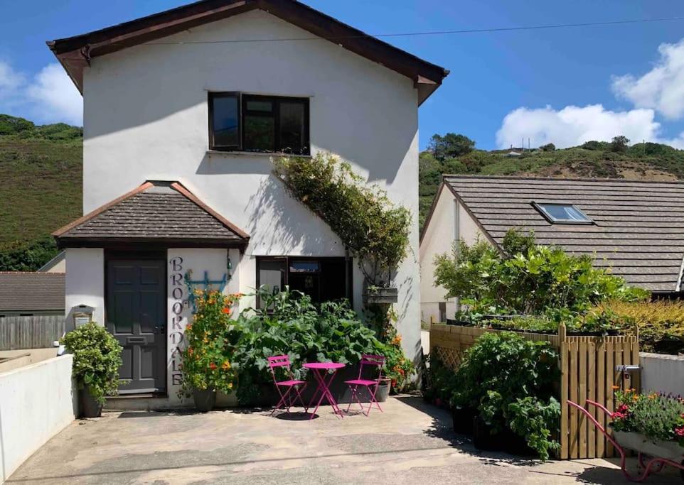 Brook Beach Retreat, Porthtowan, Cornwall Apartment Exterior photo